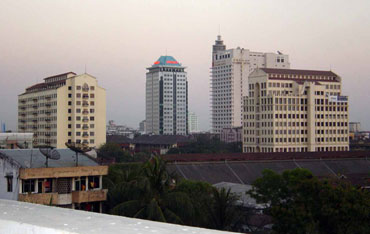 ရန်ကုန်မြို့တော်၏ အနာဂတ်စီမံကိန်းအတွက် မြို့ဧရိယာကို တိုးချဲ့ရန်လျာထားသည့် နေရာများတွင် ပုဂ္ဂလိကပိုင်မြေနှင့် စိုက်ပျိုးမြေများ ပါဝင်နေခြင်းကြောင့် ဆွေးနွေးညှိနှိုင်းနေဆဲဖြစ်