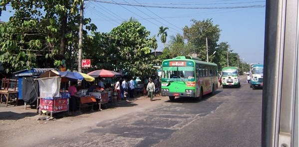 ပြန်တည်ဆောက်မည့် အိမ်ရာစီမံကိန်းများကြောင့် ဆင်ခြေဖုံး အိမ်အငှား ဈေးကွက်လှုပ်ခတ်